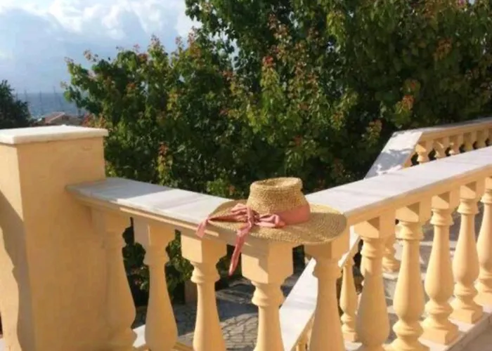 Estia Sea View *